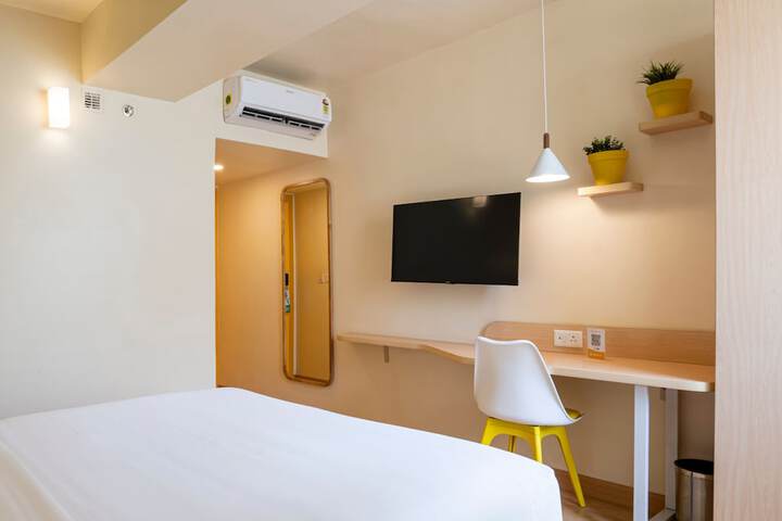 Room 9 of 26