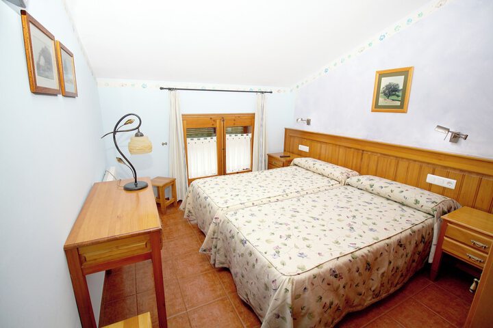 Room 9 of 18