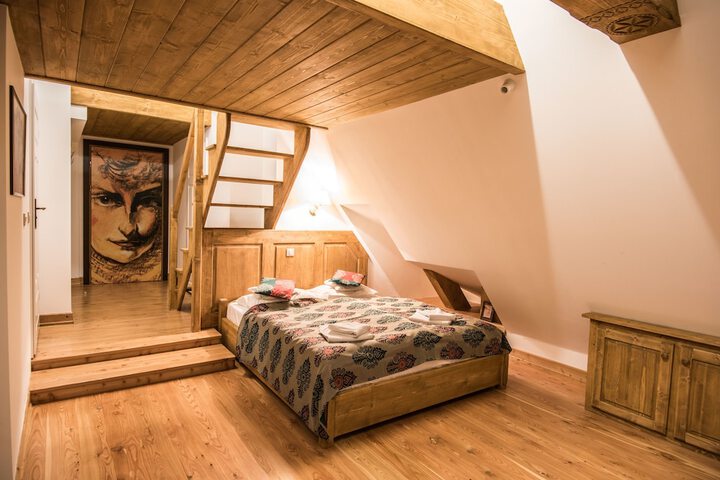 Room 6 of 40