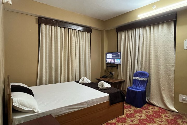 Room 3 of 9