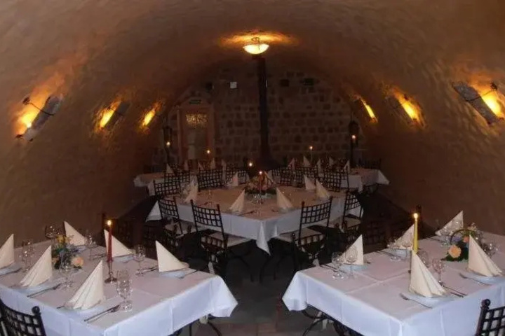 Dining 2 of 2