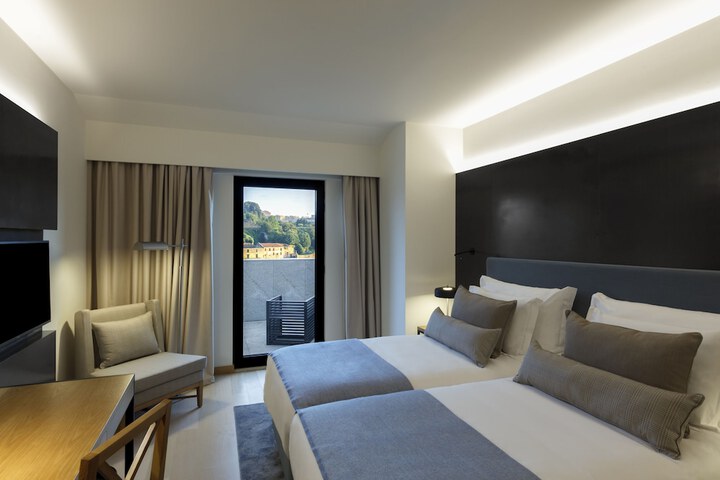 Room 9 of 61