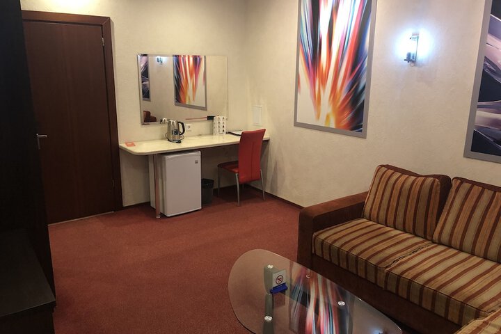 Room 5 of 78