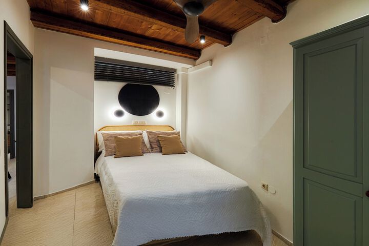 Room 10 of 82