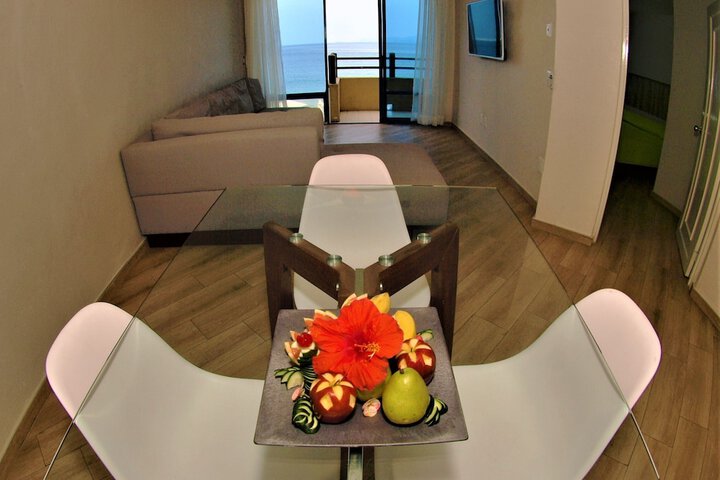 Room 9 of 29