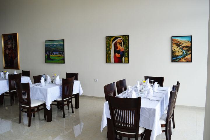 Dining 71 of 107