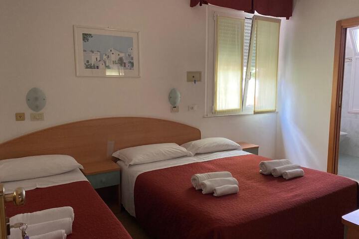 Room 10 of 45