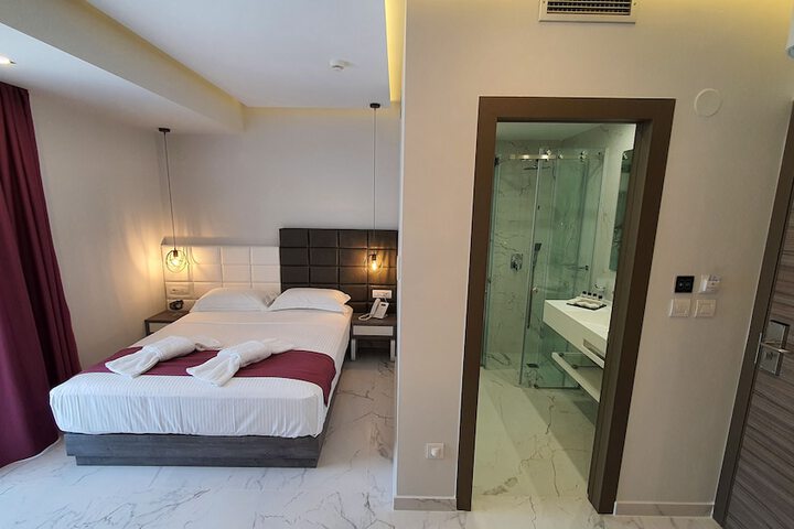 Room 22 of 64