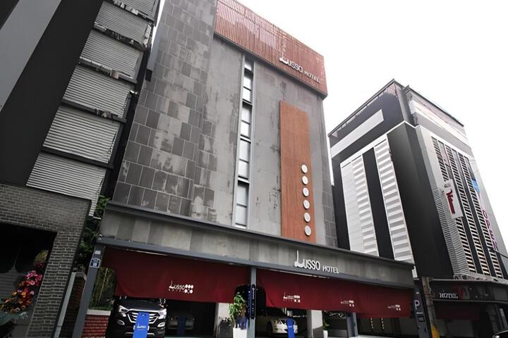 Lusso Hotel