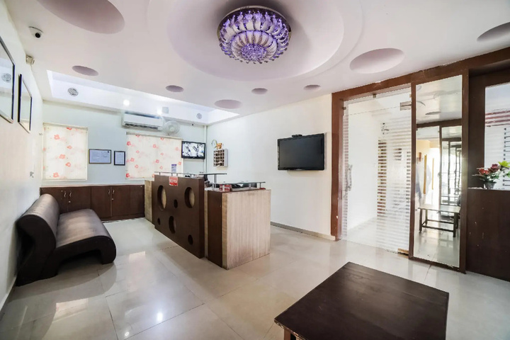 SEVEN DAYS HOTEL AND RESTAURANTS BY OYO