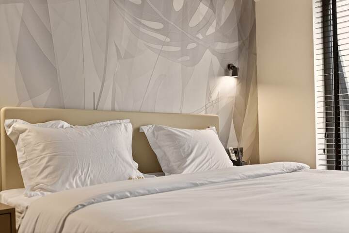 Room 4 of 31