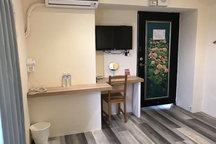 Room 12 of 51