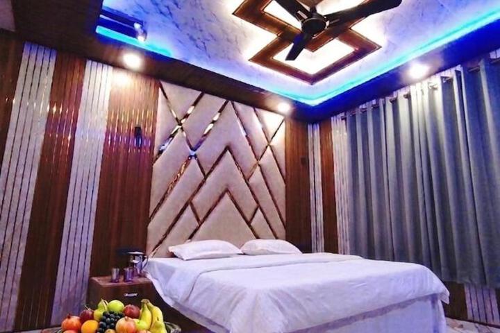 HOTEL FABULOUS KASHMIR Dal lake