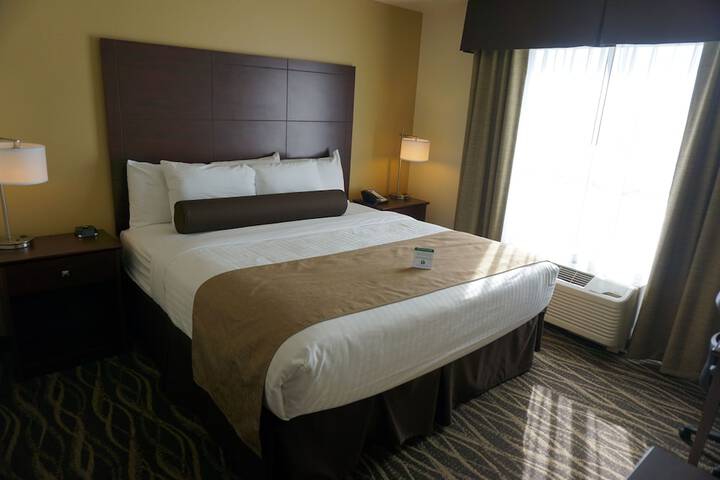 Double Accessible King Size Bed (2 of 7)