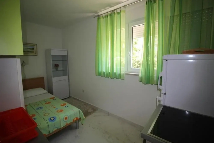 Room 3 of 14