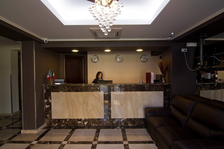 Check-in/check-out kiosk