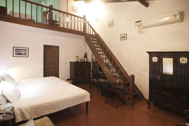 Room 25 of 162