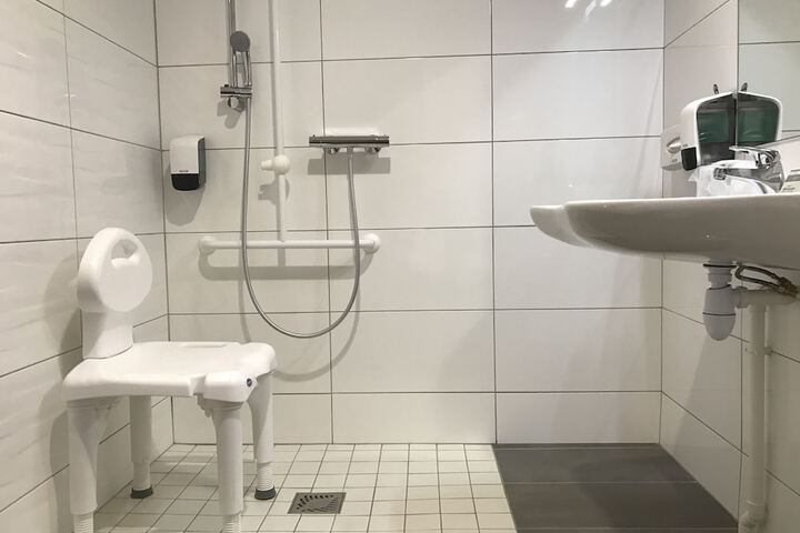 Room 10 of 40