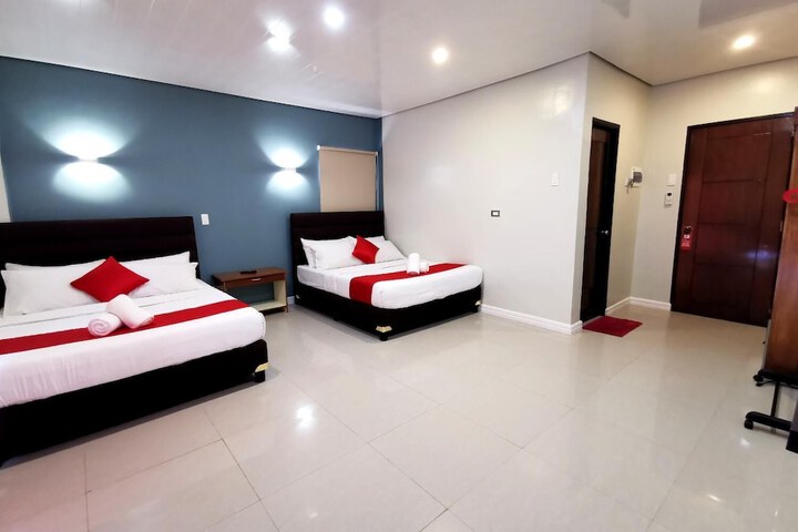 Room 10 of 25