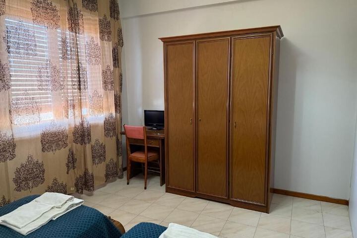 Room 9 of 45