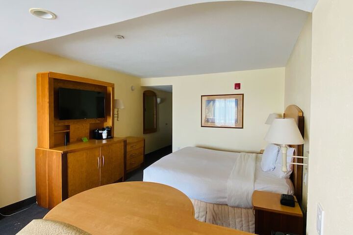 1 King Bed Deluxe Room (14 of 18)