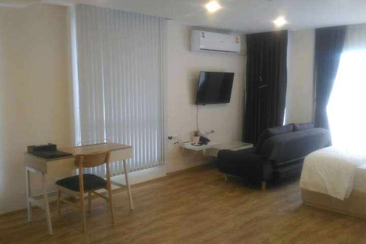 Room 17 of 33