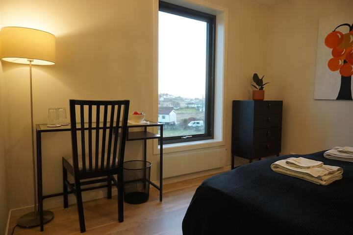 Room 2 of 16