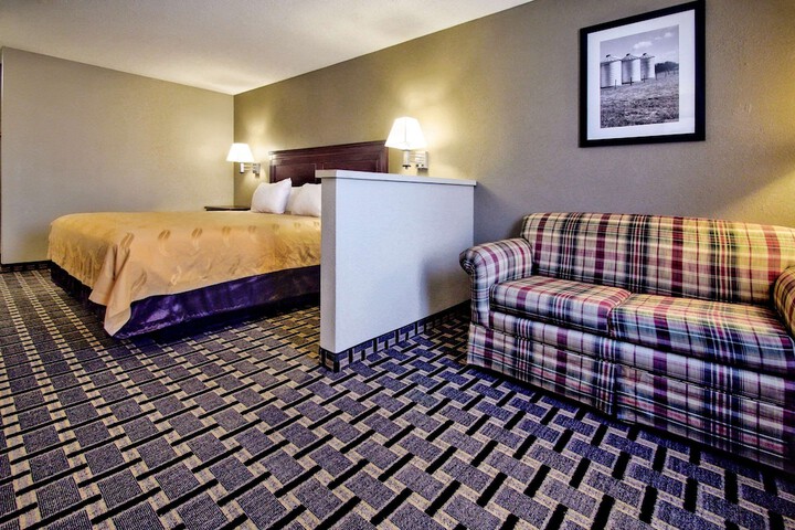 1 King Bed (1 of 13)
