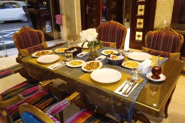 Dining 74 of 94