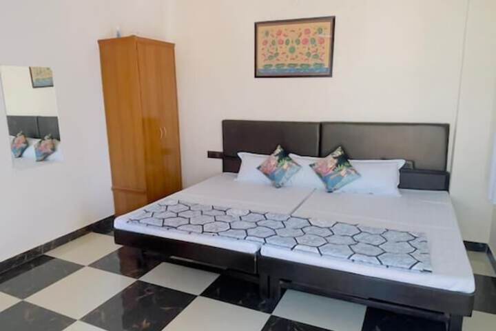 Room 18 of 22