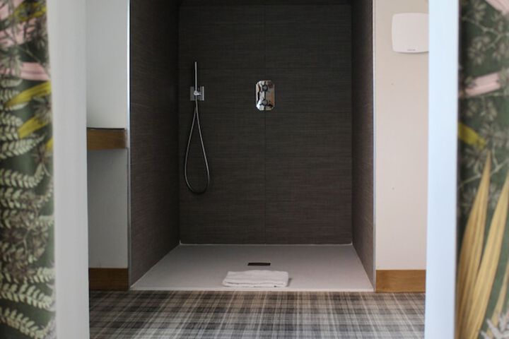 Room 51 of 76