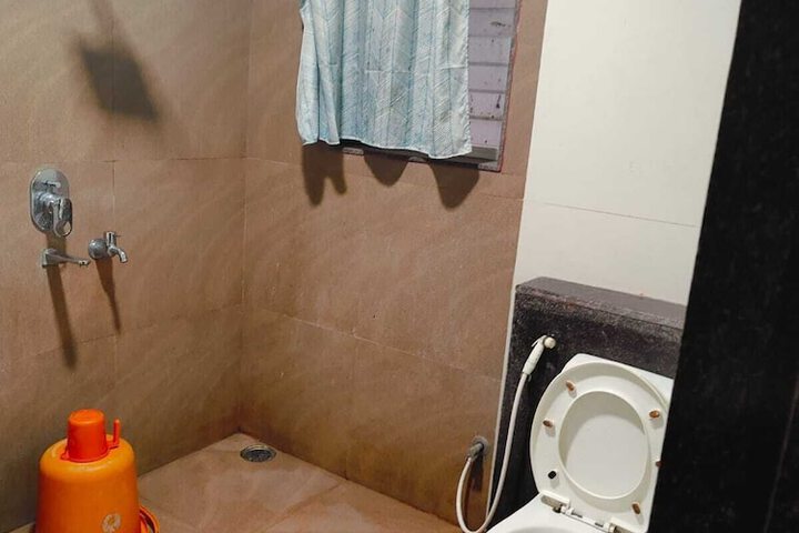 Room 4 of 26