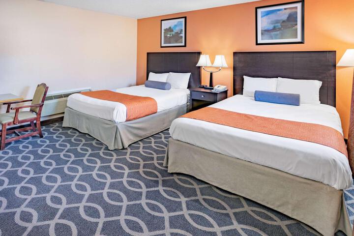 2 Queen Beds (4 of 9)