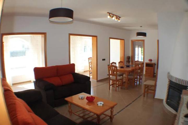 Room 9 of 18