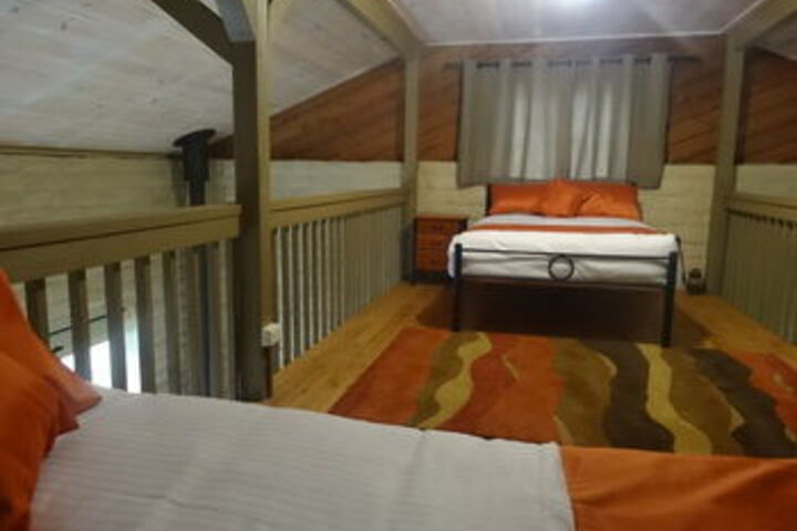 Room 6 of 16