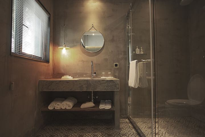 Room 43 of 58