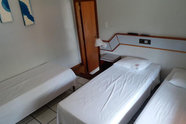 Room 17 of 38