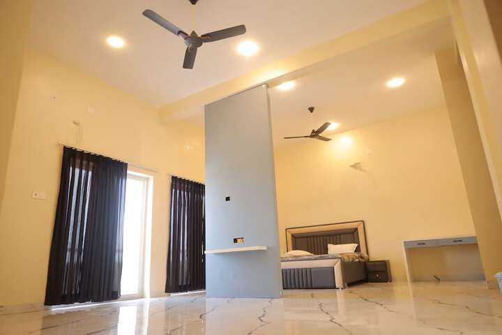 Room 9 of 59
