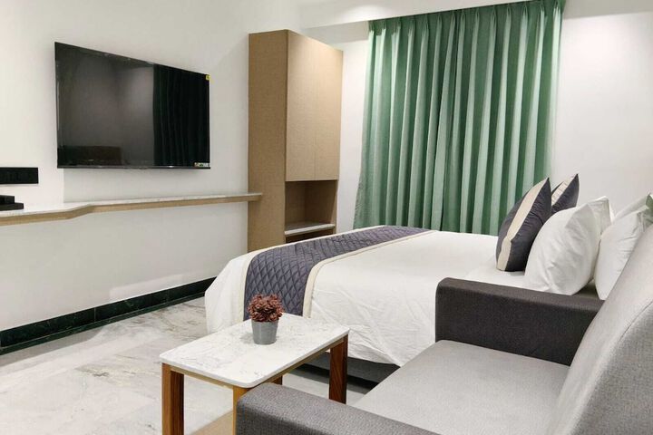 Room 6 of 23