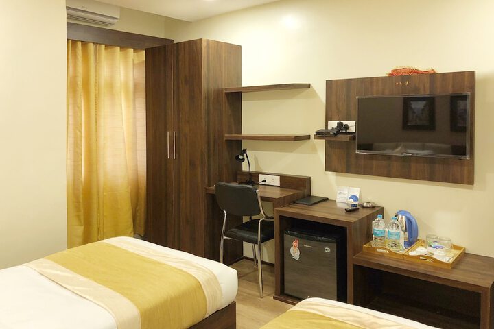 Room 14 of 38