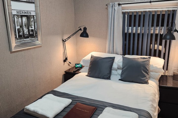 Room 34 of 49