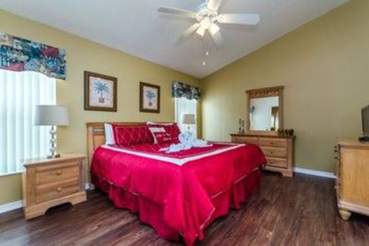 Room 12 of 25