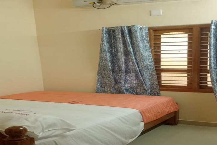 Room 10 of 19