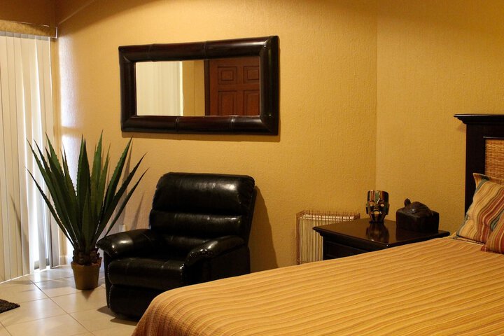 Room 102 of 599