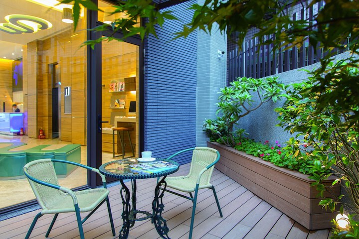 Terrace/Patio 38 of 40