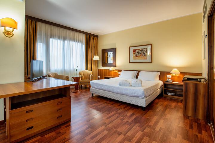 Room 10 of 50