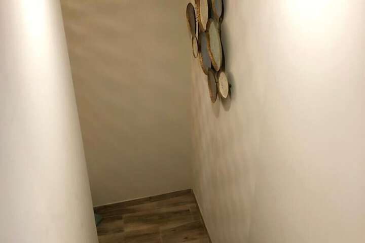 Room 42 of 56