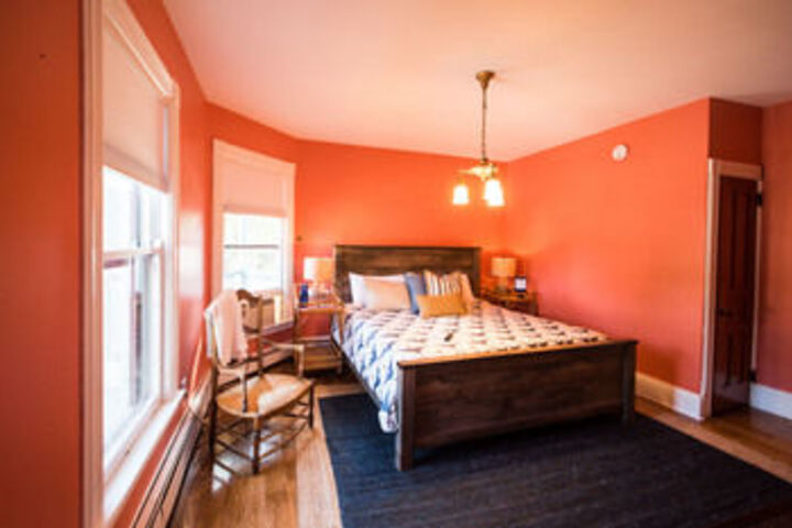 Room 27 of 61