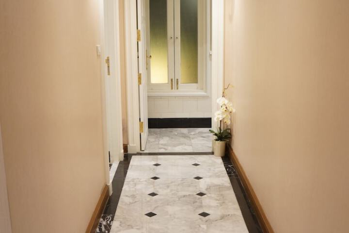 Ballroom/Hall 65 of 81