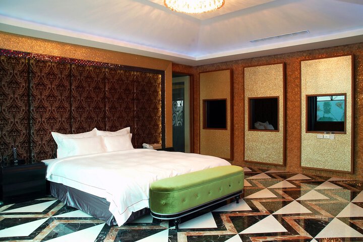 Room 14 of 78